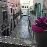 Le Tre Volte * מטרה